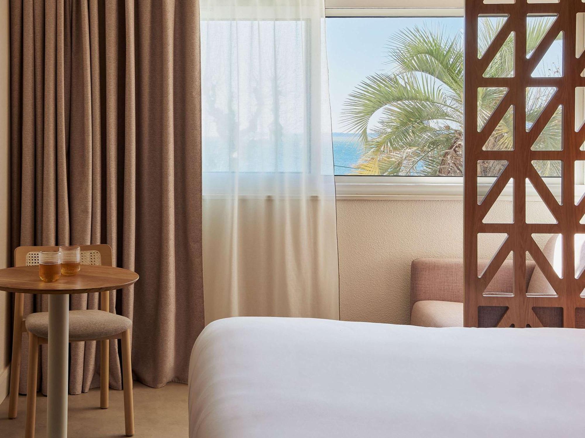 Mercure Saint Raphael Centre Plage Exterior foto